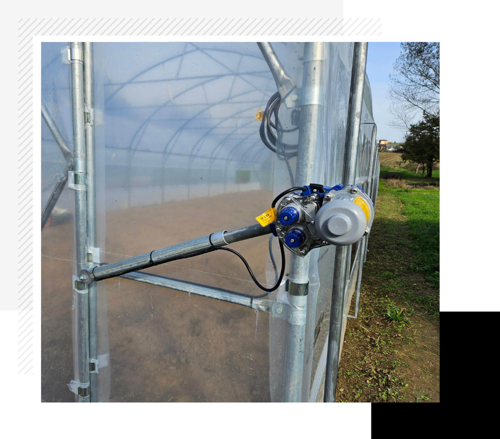 Stranski motor 24V za prezračevanje rastlinjakov